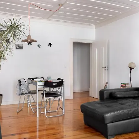 Altido Elegant Central 2-Br Apartment In Chiado *
