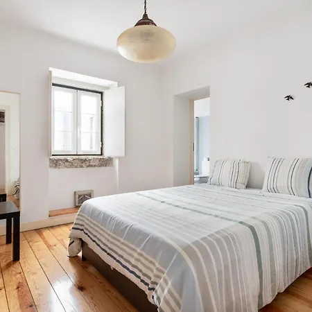 Altido Elegant Central 2-Br Apartment In Chiado *