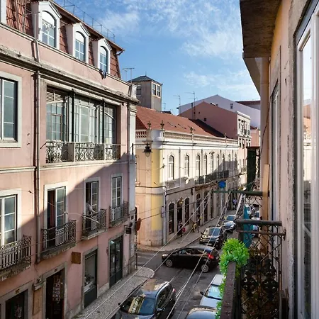 Altido Elegant Central 2-Br Apartment In Chiado *
