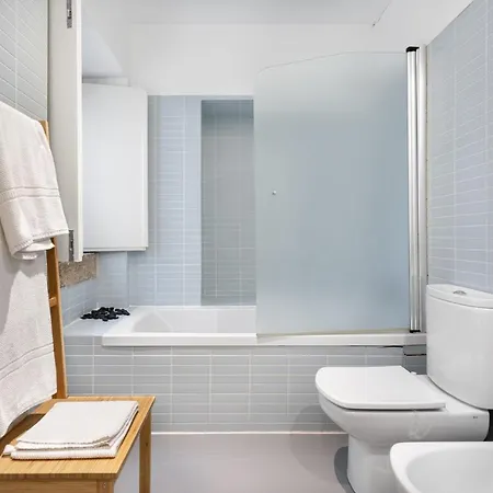Lejlighed Altido Elegant Central 2-Br Apartment In Chiado Lisboa
